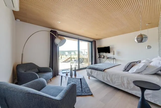 La Possibilite D'Une Ile Apt 2*,